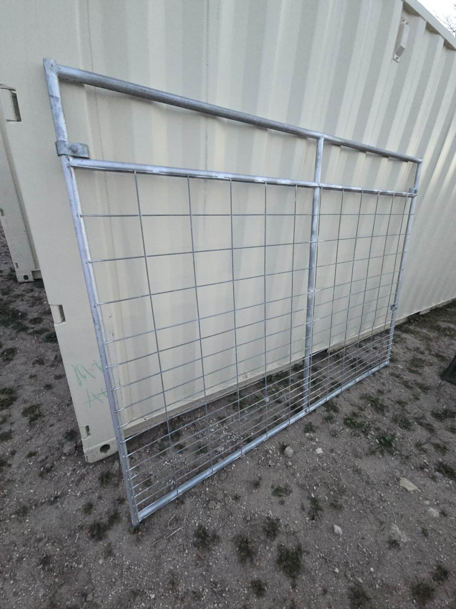 e0af3505-dbd3-4632-bbeb-d102036c6a0e